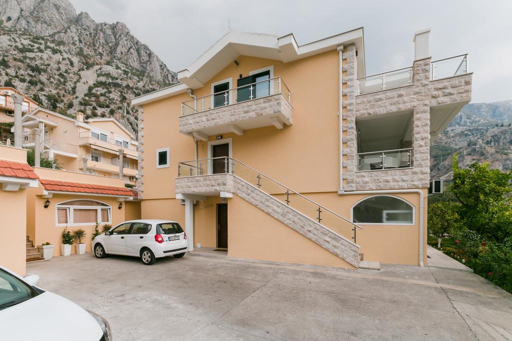 Apartments Los Olivos Cattaro Esterno foto